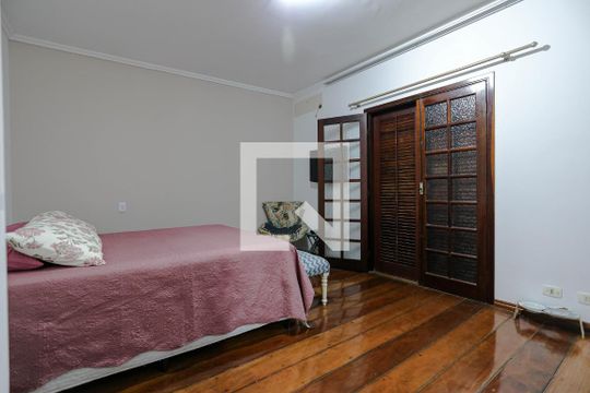 Suíte de casa para alugar com 4 quartos, 270m² em Parque Santana, Mogi das Cruzes