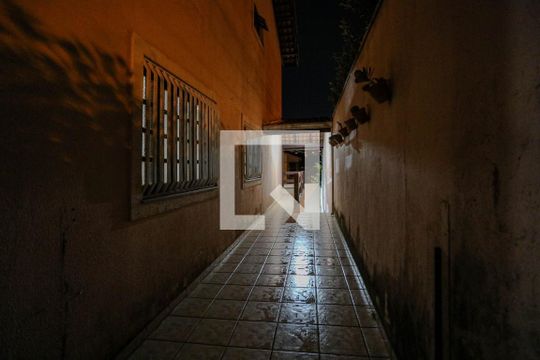 Quintal de casa para alugar com 4 quartos, 270m² em Parque Santana, Mogi das Cruzes