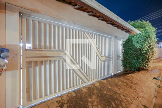 Fachada de casa para alugar com 4 quartos, 270m² em Parque Santana, Mogi das Cruzes