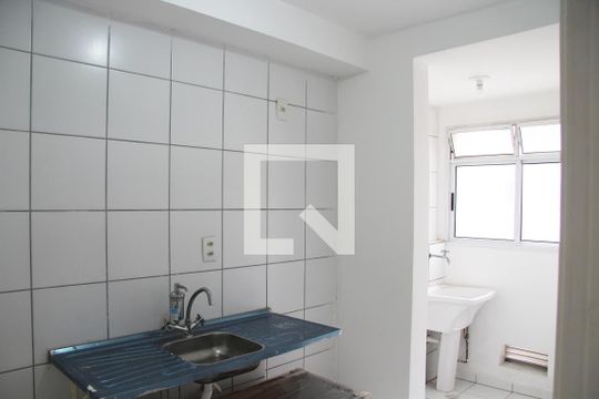 Cozinha de apartamento para alugar com 2 quartos, 45m² em Jardim Nova Cidade, Guarulhos