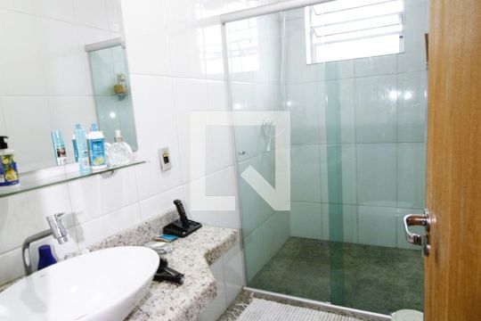Banheiro Social de apartamento à venda com 5 quartos, 150m² em Santa Lúcia, Belo Horizonte