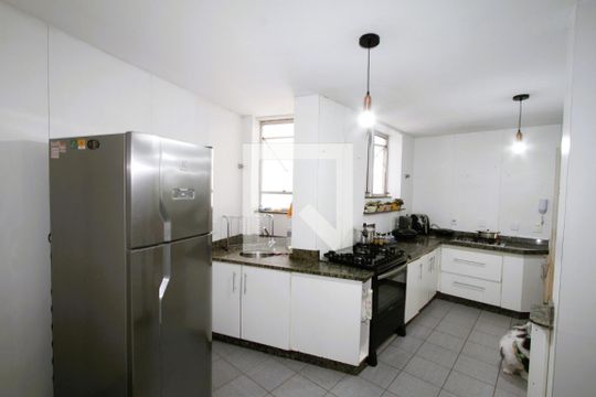 Cozinha de apartamento à venda com 5 quartos, 150m² em Santa Lúcia, Belo Horizonte