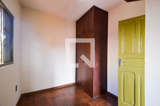 Suíte 2 de casa para alugar com 5 quartos, 400m² em Sagrada Família, Belo Horizonte