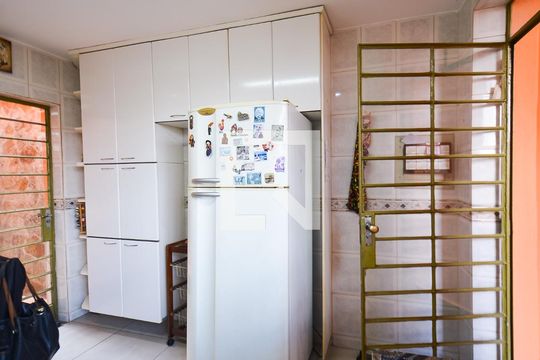 Cozinha de casa para alugar com 5 quartos, 400m² em Sagrada Família, Belo Horizonte