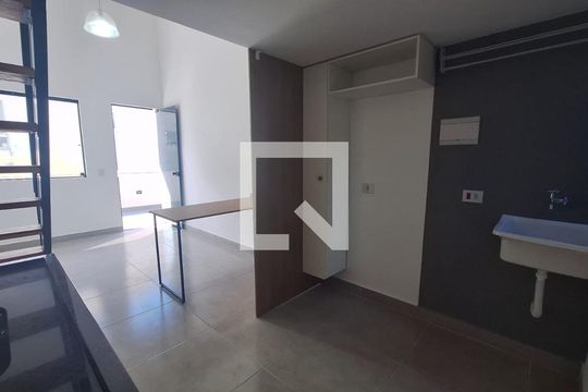Studio de kitnet/studio para alugar com 1 quarto, 25m² em Jardim Marcato, Suzano