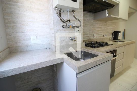 Área de Serviço de apartamento para alugar com 2 quartos, 52m² em Jardim Roberto, Osasco