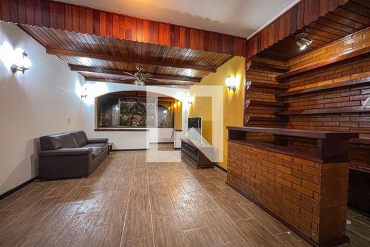 Casa à venda com 4 quartos, 376m² em Itaipu, Niterói