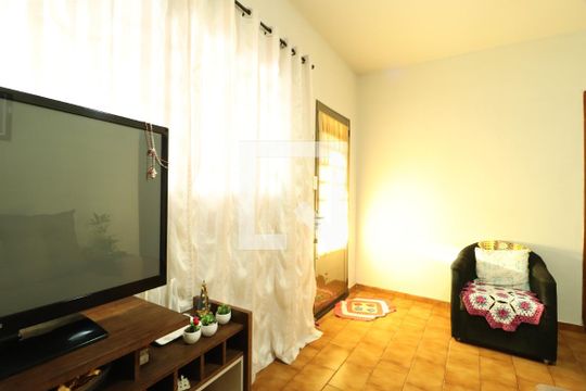 Sala de casa para alugar com 4 quartos, 299m² em Marta Helena, Uberlândia