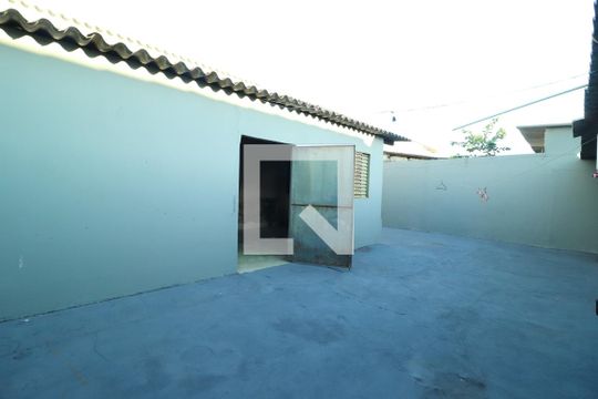 Quintal de casa para alugar com 4 quartos, 299m² em Marta Helena, Uberlândia