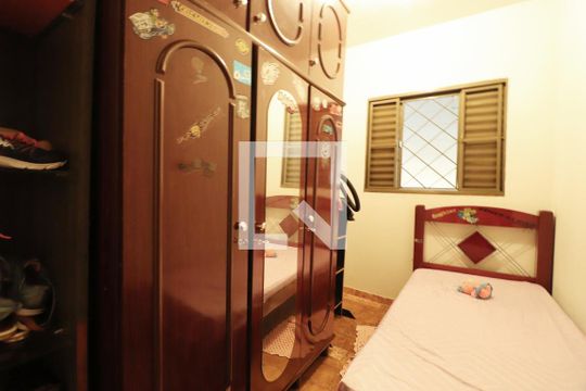 Quarto 2 de casa para alugar com 4 quartos, 299m² em Marta Helena, Uberlândia