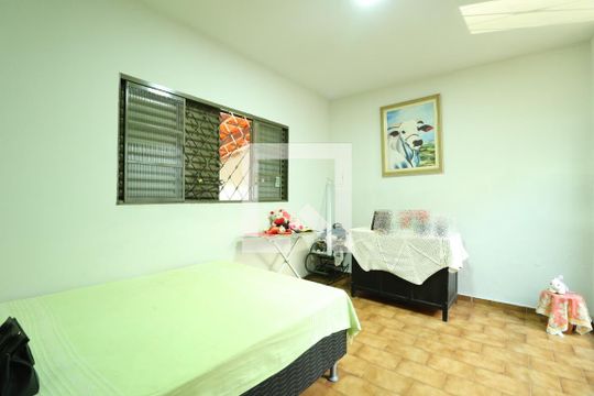 Quarto 1 de casa para alugar com 4 quartos, 299m² em Marta Helena, Uberlândia
