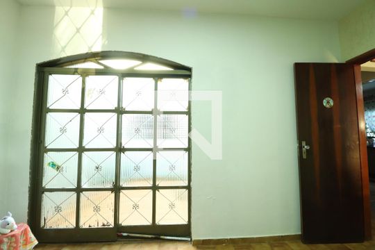 Quarto 1 de casa para alugar com 4 quartos, 299m² em Marta Helena, Uberlândia