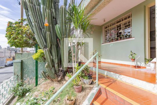 Fachada de casa à venda com 2 quartos, 70m² em Vila Nair, São Paulo