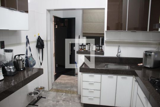 Cozinha de apartamento à venda com 4 quartos, 240m² em Inconfidentes, Contagem