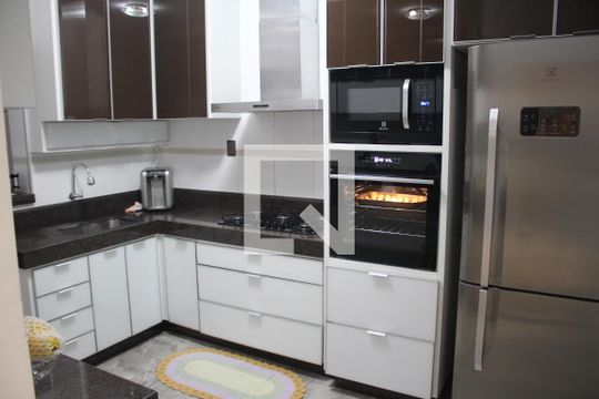 Cozinha de apartamento à venda com 4 quartos, 240m² em Inconfidentes, Contagem