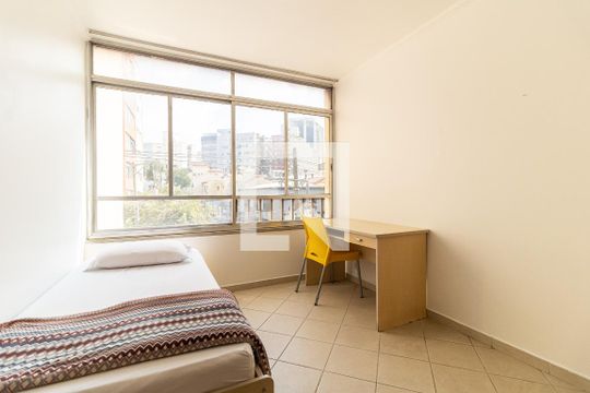 Quarto 1 de apartamento para alugar com 2 quartos, 71m² em Aclimação, São Paulo