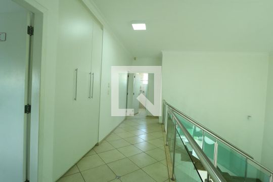 Corredor de casa para alugar com 5 quartos, 237m² em Jardim Karaíba, Uberlândia