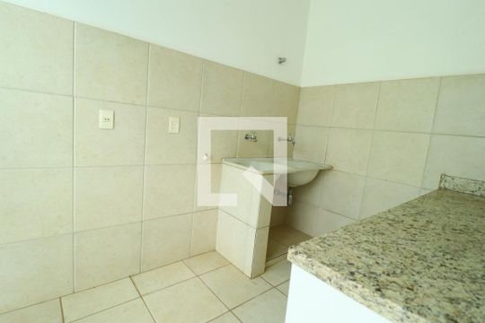 Área de Serviço de casa para alugar com 5 quartos, 237m² em Jardim Karaíba, Uberlândia