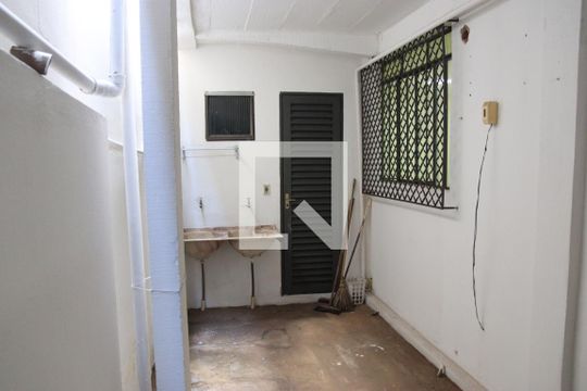 Área de Serviço de casa para alugar com 3 quartos, 80m² em Setor Sul, Goiânia