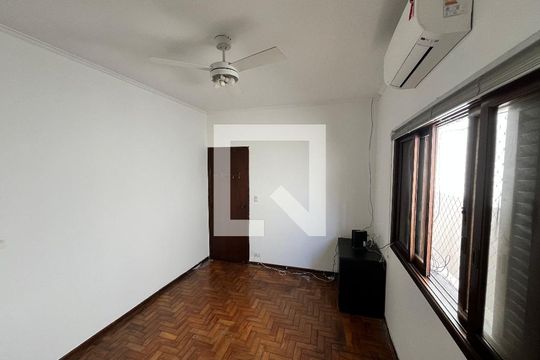 Quarto 1 de casa para alugar com 5 quartos, 200m² em Água Fria, São Paulo