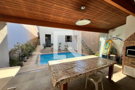 Piscina de casa para alugar com 5 quartos, 200m² em Água Fria, São Paulo