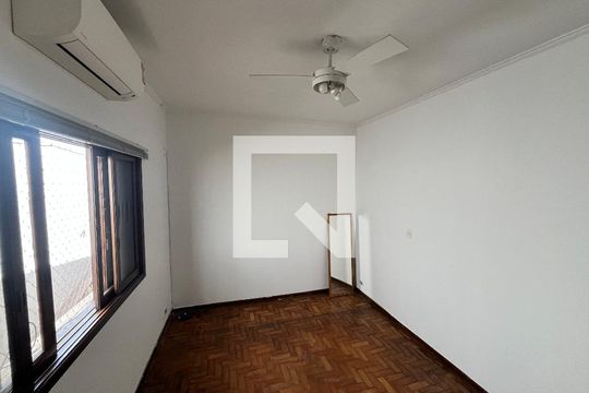 Quarto 1 de casa para alugar com 5 quartos, 200m² em Água Fria, São Paulo