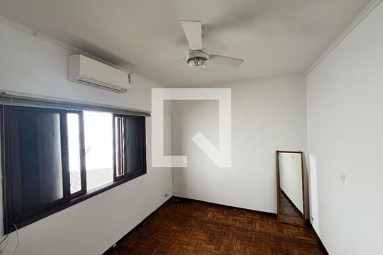 Quarto 1 de casa para alugar com 5 quartos, 200m² em Água Fria, São Paulo