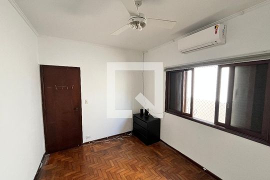 Quarto 1 de casa para alugar com 5 quartos, 200m² em Água Fria, São Paulo