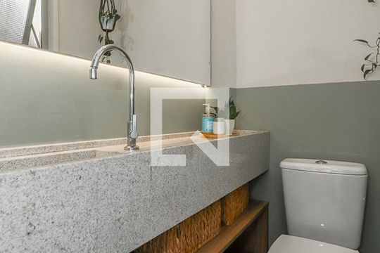 Lavabo  de apartamento para alugar com 4 quartos, 210m² em Mont’serrat, Porto Alegre