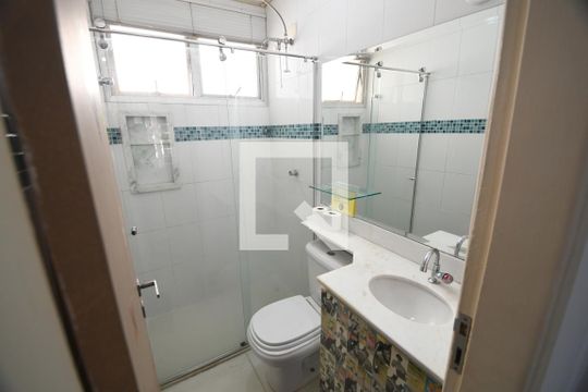 Banheiro de kitnet/studio à venda com 1 quarto, 30m² em Centro, Campinas