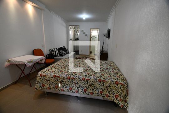 Quarto / Sala de kitnet/studio à venda com 1 quarto, 30m² em Centro, Campinas