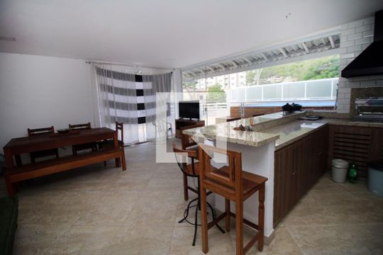 Área gourmet de casa à venda com 4 quartos, 225m² em Vila Kosmos, Rio de Janeiro