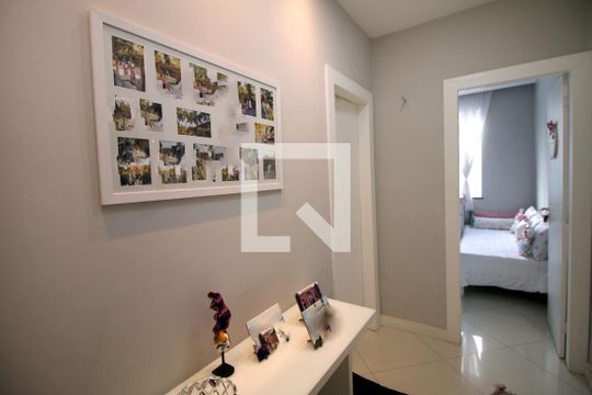 Corredor - Quartos de casa à venda com 4 quartos, 225m² em Vila Kosmos, Rio de Janeiro