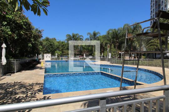 Piscina de apartamento para alugar com 2 quartos, 55m² em Jacarepaguá, Rio de Janeiro