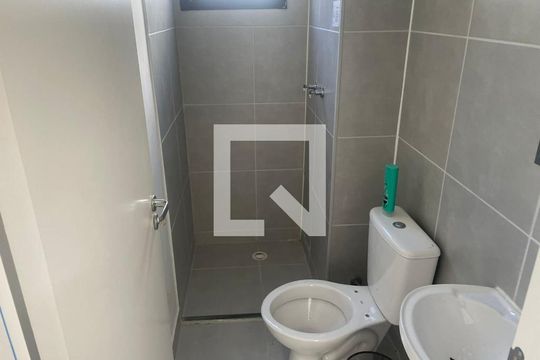 Banheiro de apartamento para alugar com 2 quartos, 44m² em Residencial Parque da Fazenda, Campinas