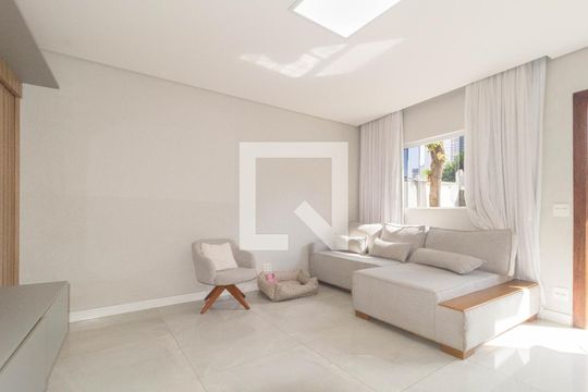 Sala de casa de condomínio à venda com 4 quartos, 150m² em Quarta Parada, São Paulo