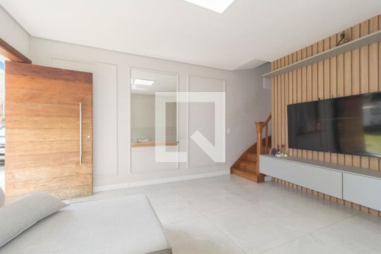 Sala de casa de condomínio para alugar com 4 quartos, 150m² em Quarta Parada, São Paulo