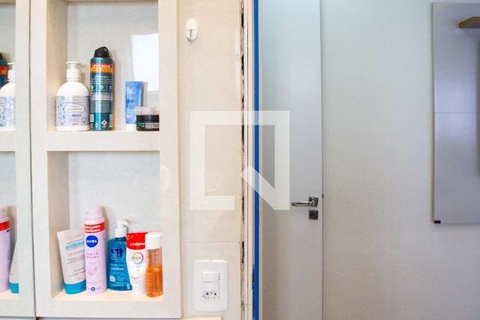 Banheiro da Suíte de apartamento à venda com 3 quartos, 70m² em Centro, Diadema