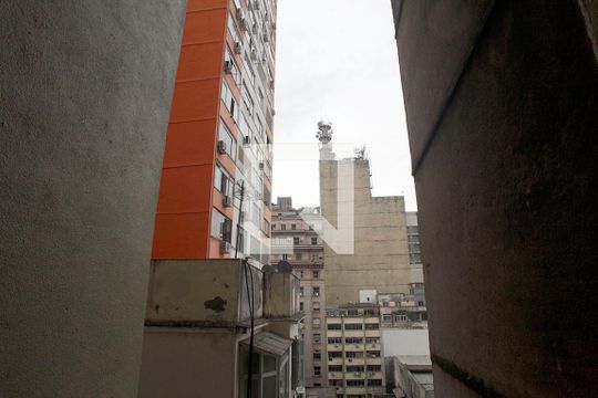 Cozinha + Área de Serviço Vista de apartamento à venda com 1 quarto, 54m² em Centro Histórico, Porto Alegre