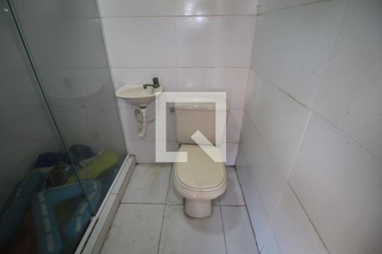 Banheiro de serviço de casa à venda com 3 quartos, 130m² em Irajá, Rio de Janeiro