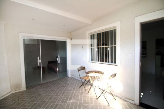 Corredor de casa à venda com 3 quartos, 130m² em Irajá, Rio de Janeiro