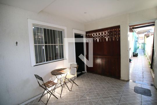 Corredor de casa à venda com 3 quartos, 130m² em Irajá, Rio de Janeiro