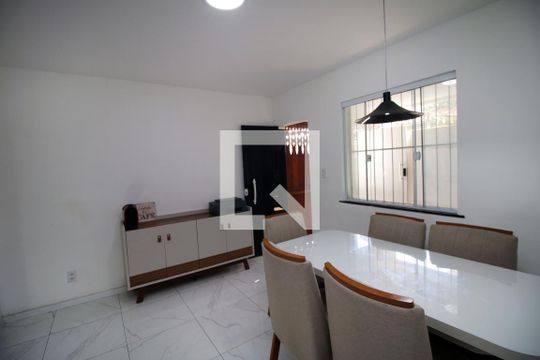 Sala de jantar de casa à venda com 3 quartos, 130m² em Irajá, Rio de Janeiro