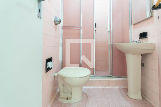 Banheiro de apartamento à venda com 2 quartos, 58m² em Grajaú, Rio de Janeiro