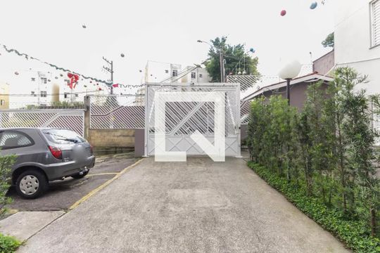 Entrada de apartamento à venda com 2 quartos, 45m² em Jardim Redil, São Paulo