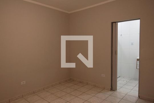 Suíte 1 de casa para alugar com 1 quarto, 30m² em Ayrosa, Osasco