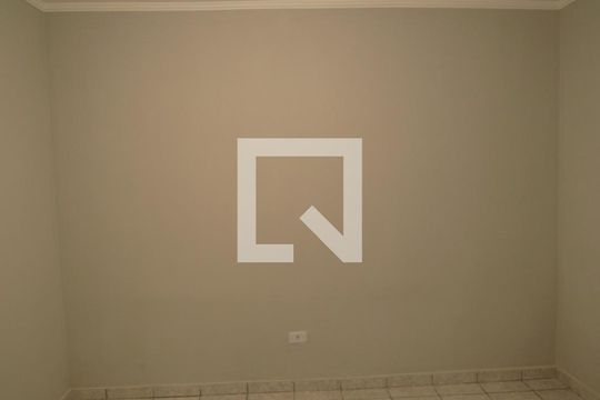 Suíte 1 de casa para alugar com 1 quarto, 30m² em Ayrosa, Osasco