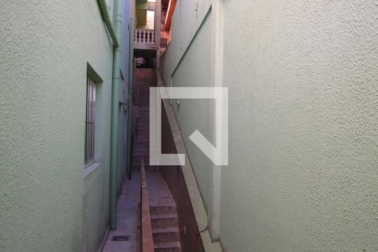 Vista da Lavanderia/ Área Externa de casa para alugar com 1 quarto, 30m² em Ayrosa, Osasco