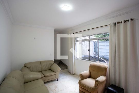 Sala de TV de casa à venda com 2 quartos, 120m² em Centro, Diadema