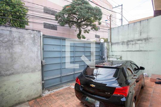 Garagem de casa à venda com 2 quartos, 120m² em Centro, Diadema